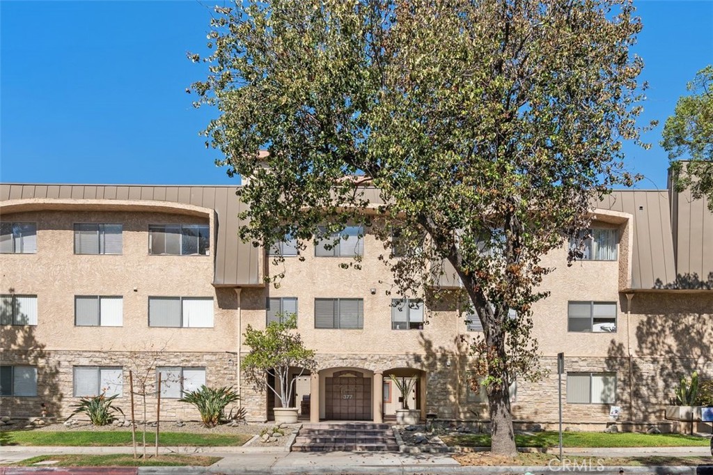 377 W California 12 Property Photo 2