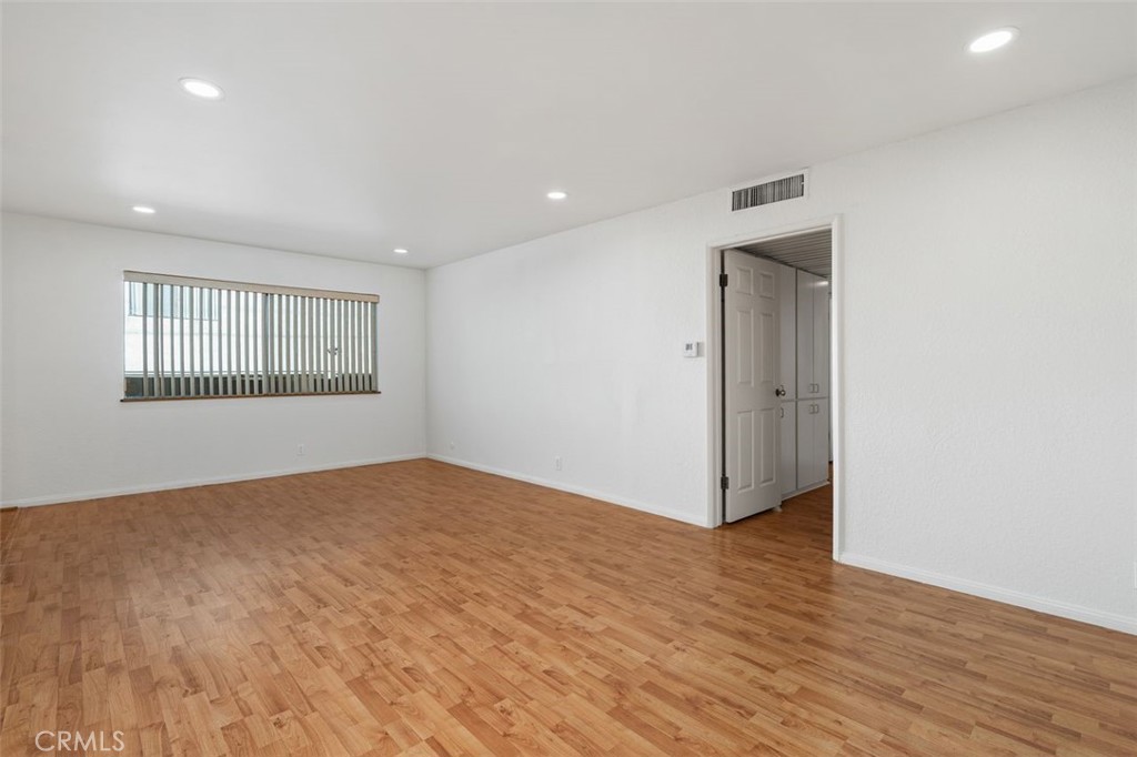 377 W California 12 Property Photo 6