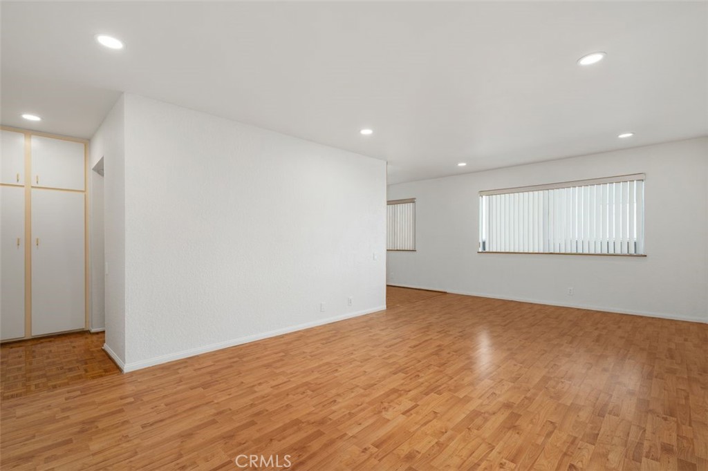 377 W California 12 Property Photo 7