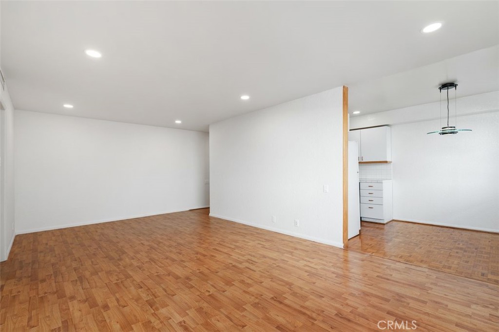 377 W California 12 Property Photo 9
