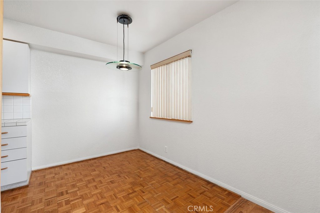 377 W California 12 Property Photo 10