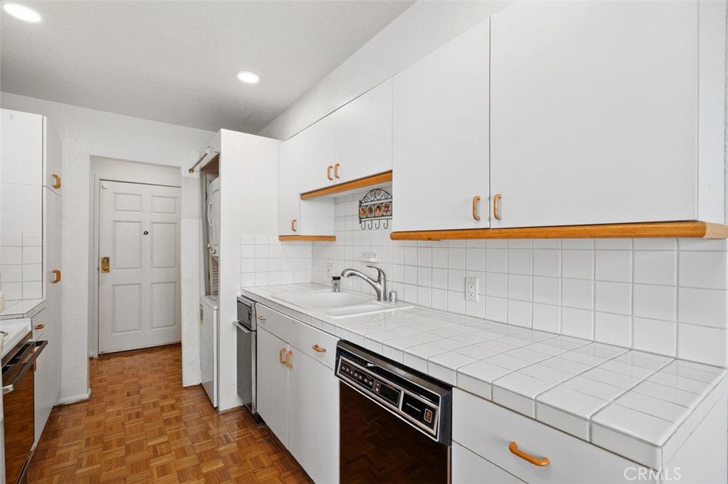 377 W California 12 Property Photo 12