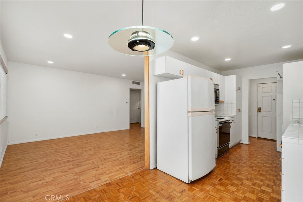 377 W California 12 Property Photo 13