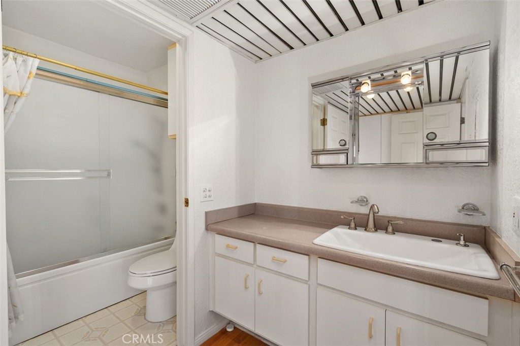 377 W California 12 Property Photo 17