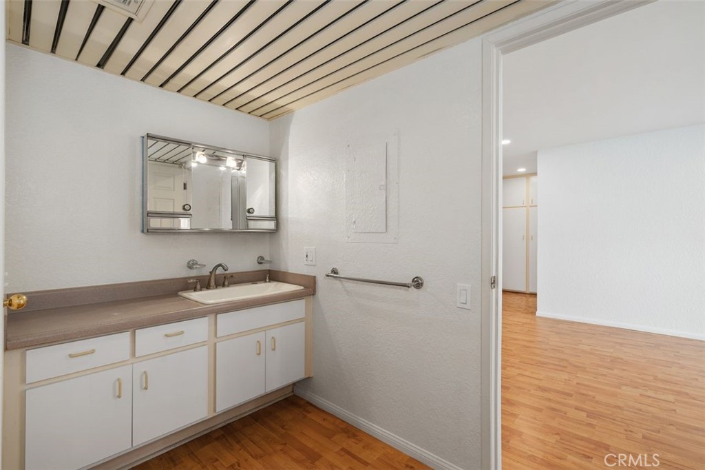 377 W California 12 Property Photo 18