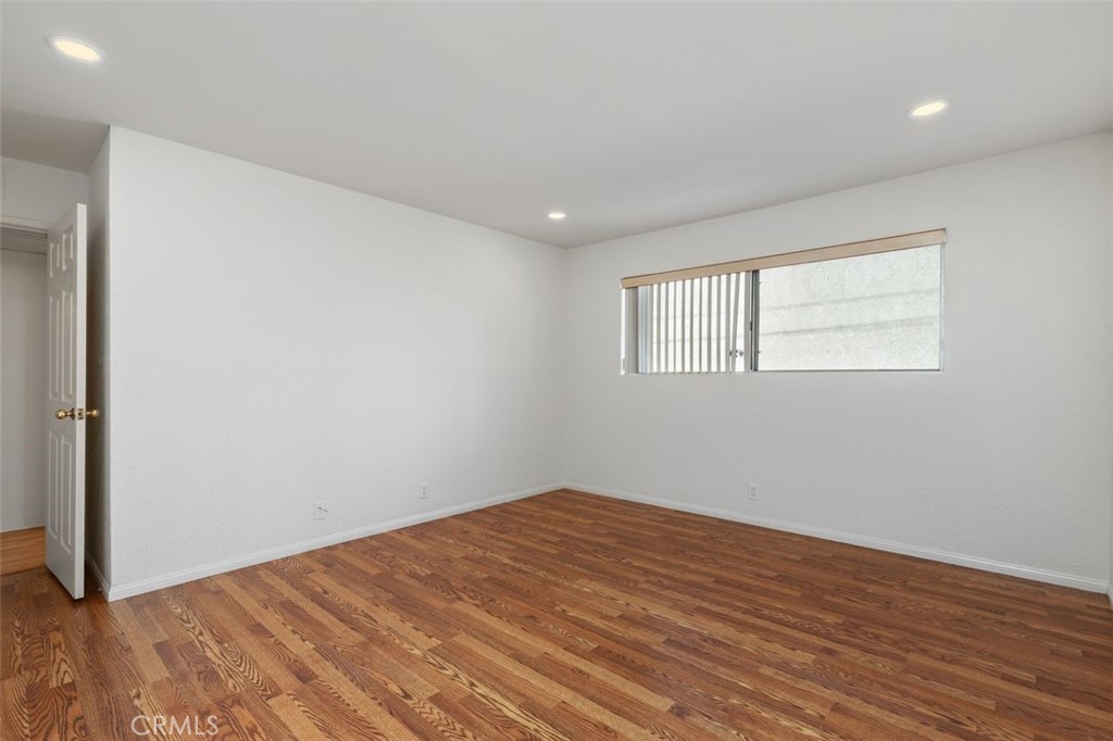 377 W California 12 Property Photo 25