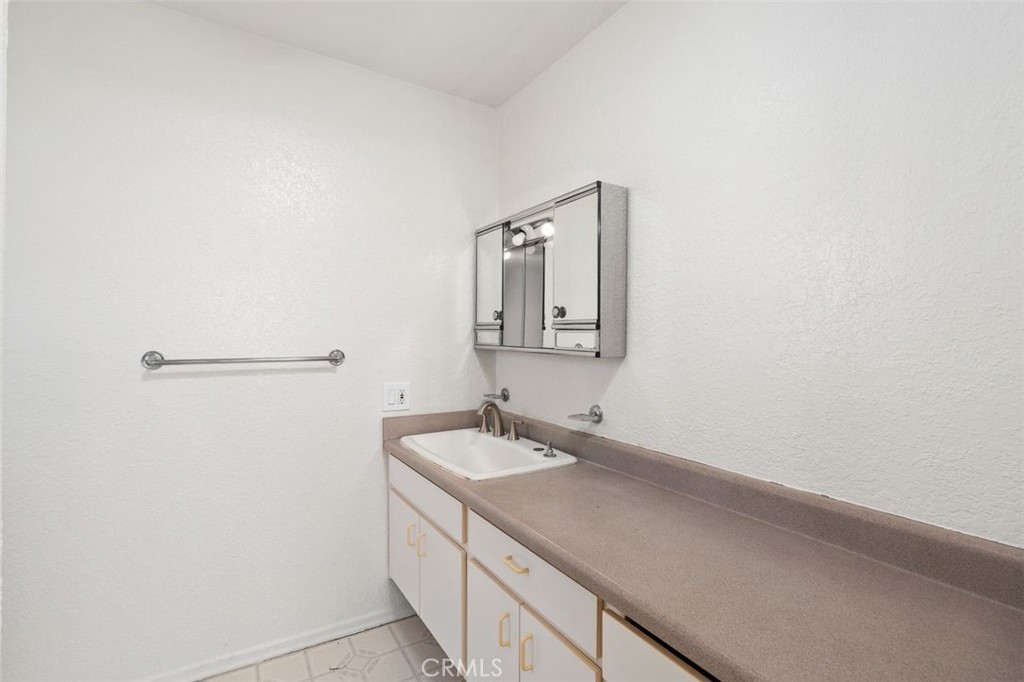 377 W California 12 Property Photo 26