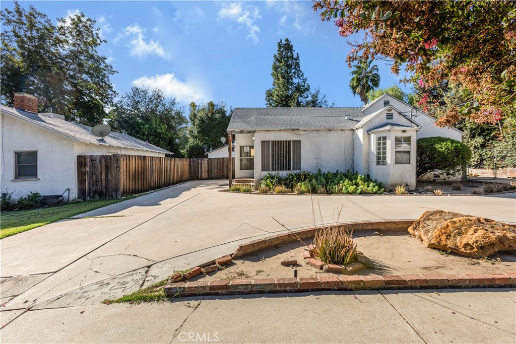 18218 Strathern Property Photo 9