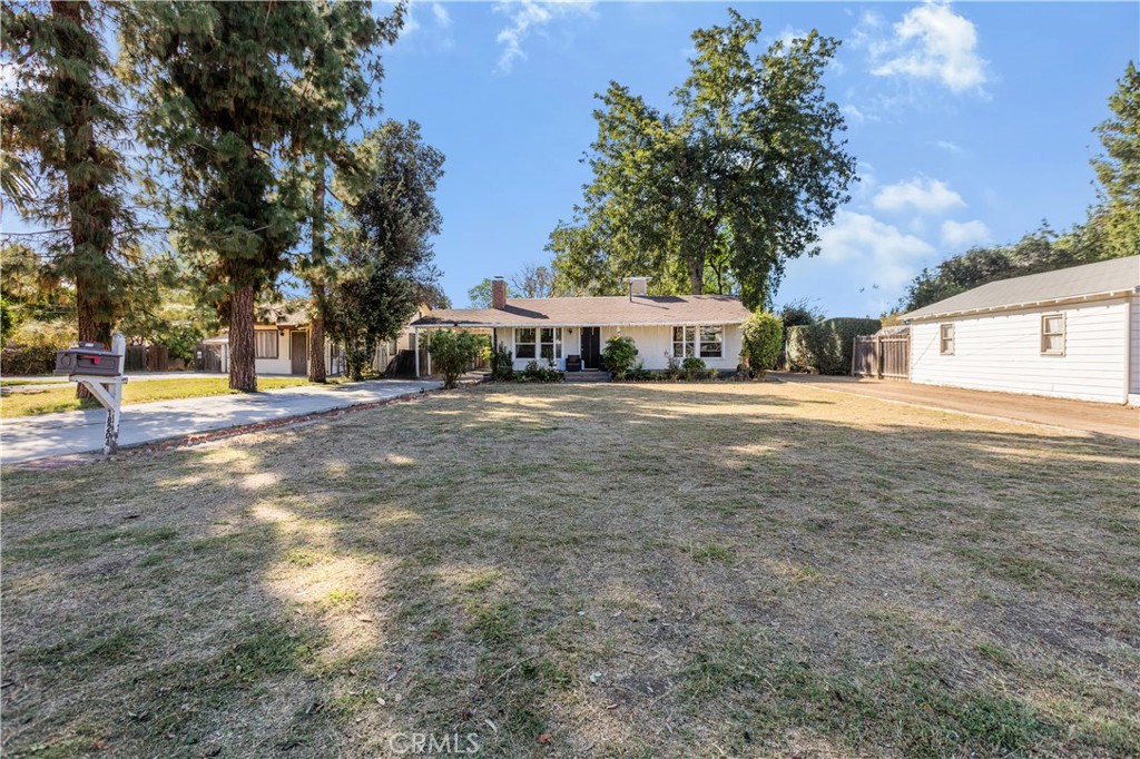 18218 Strathern Property Photo 10