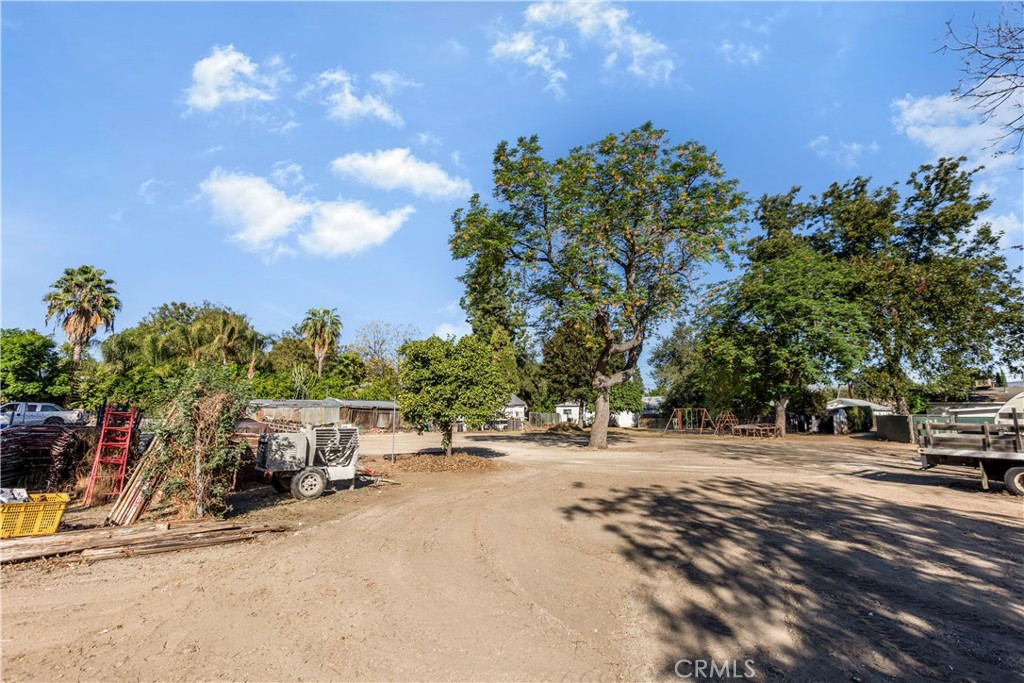 18218 Strathern Property Photo 11