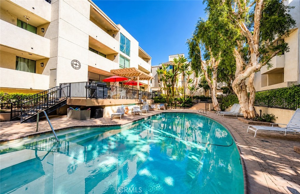 5325 Newcastle Avenue 101 Property Photo 11