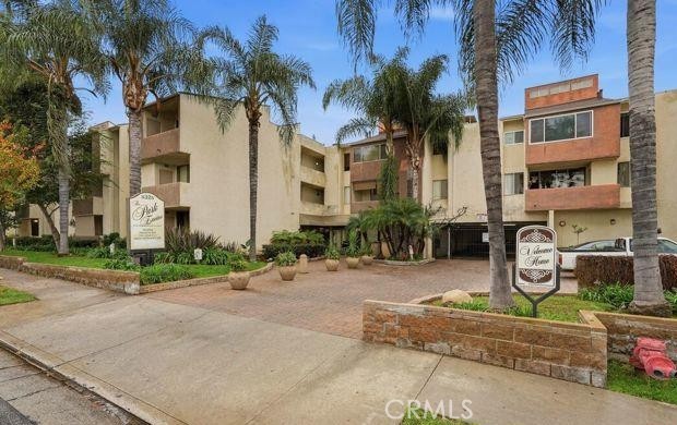 5325 Newcastle Avenue 101 Property Photo 20