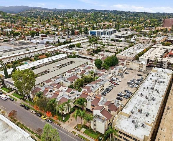 5325 Newcastle Avenue 101 Property Photo 22