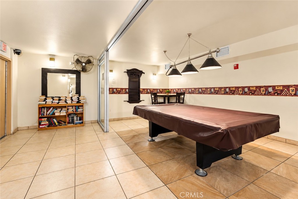 5325 Newcastle Avenue 101 Property Photo 23