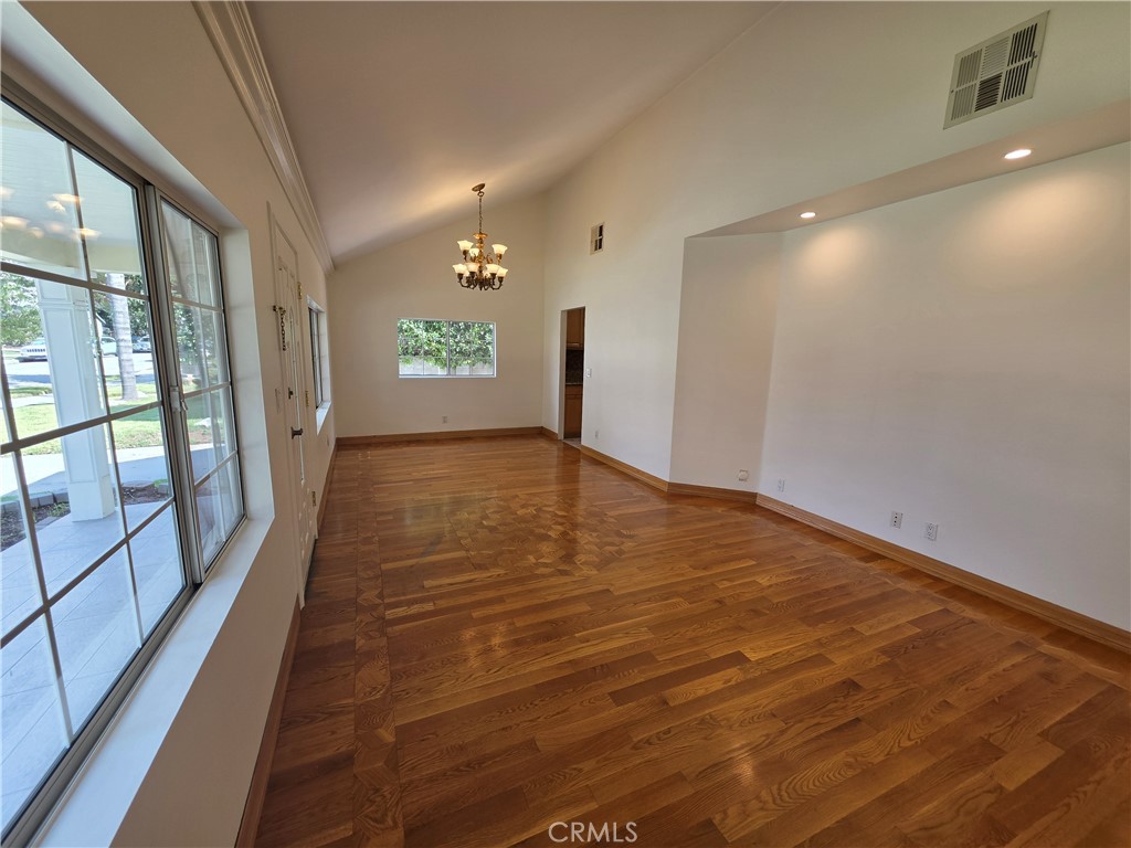 550 Palm Property Photo 6