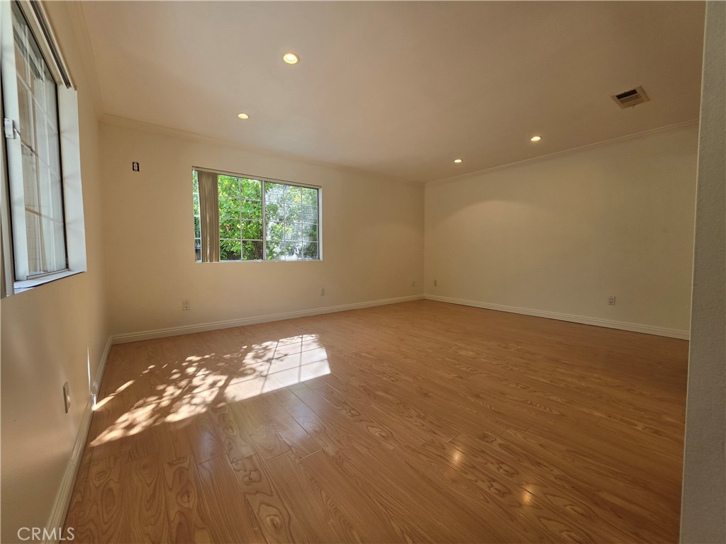 550 Palm Property Photo 10