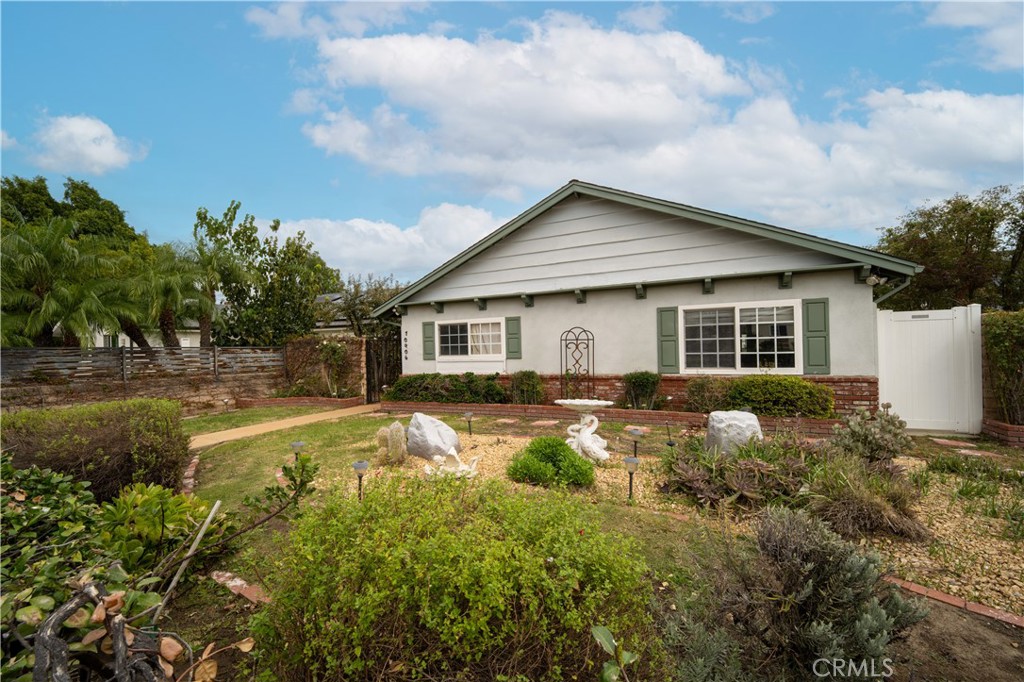 10406 Gerald Avenue Property Photo 3