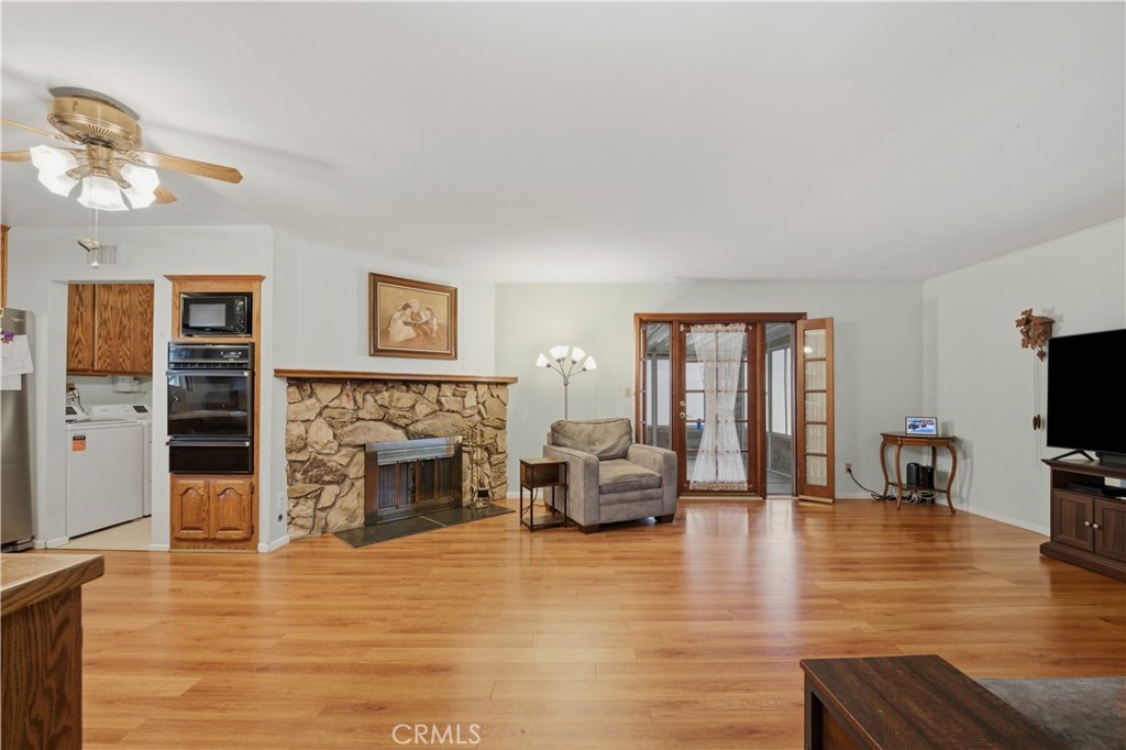 10406 Gerald Avenue Property Photo 9