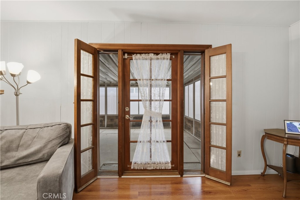 10406 Gerald Avenue Property Photo 12