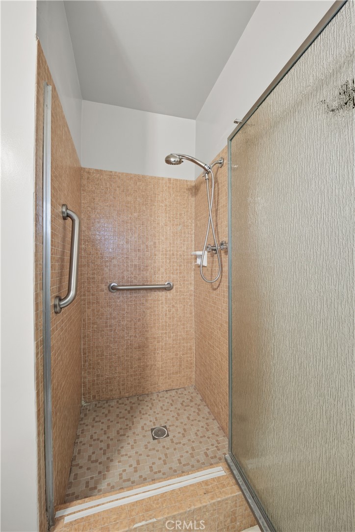 10406 Gerald Avenue Property Photo 23
