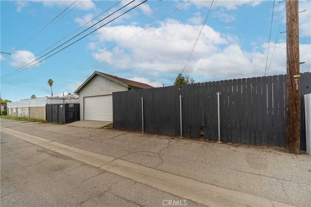 10406 Gerald Avenue Property Photo 30