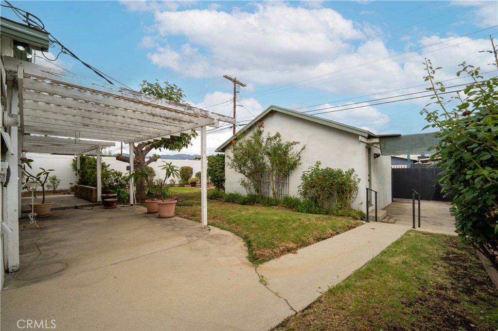 10406 Gerald Avenue Property Photo 32