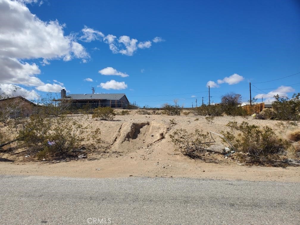 1040 Lotebush Lane Property Photo 1