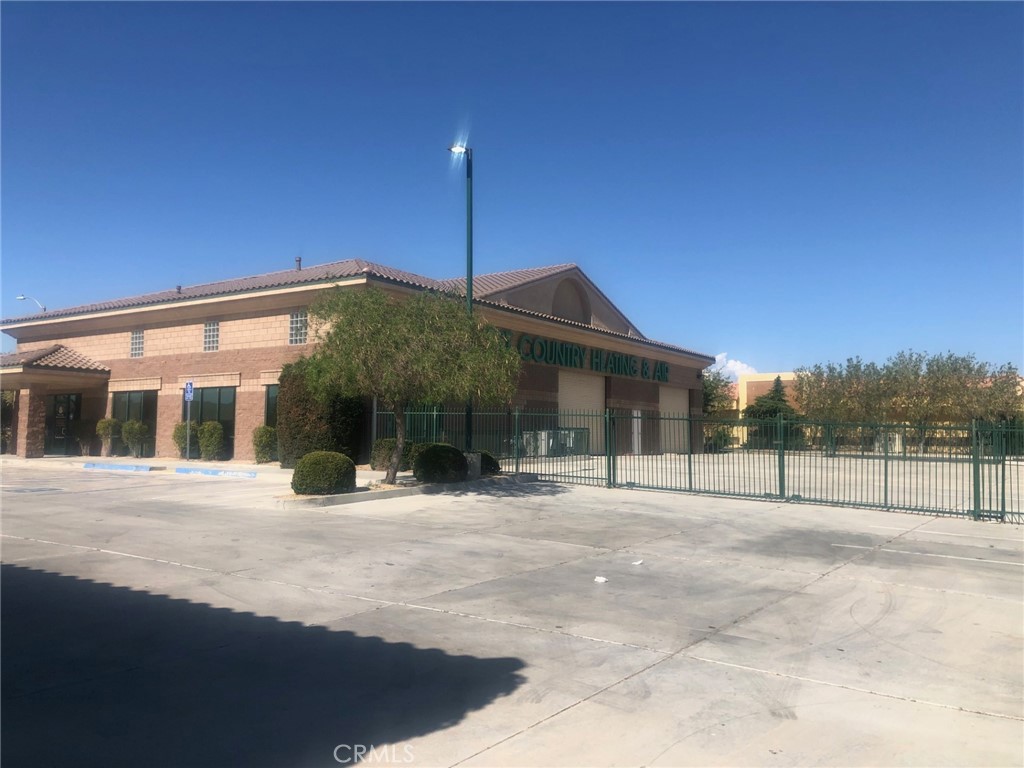 16490 Walnut Street Property Photo 4