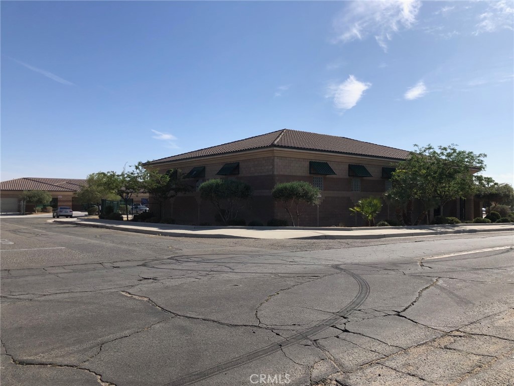 16490 Walnut Street Property Photo 7
