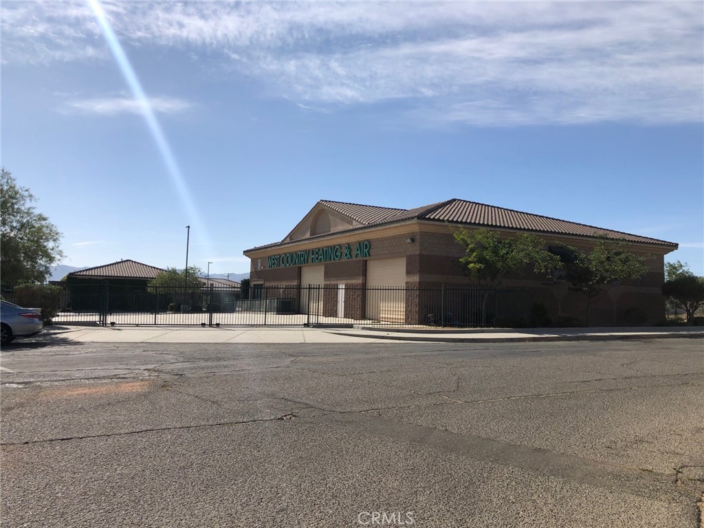 16490 Walnut Street Property Photo 8