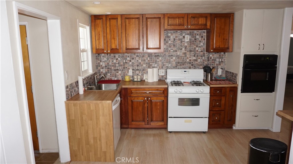 28280 Cochise Avenue Property Photo 10