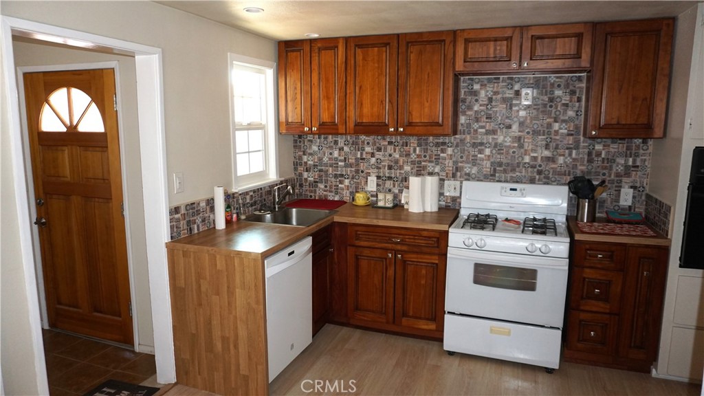28280 Cochise Avenue Property Photo 11