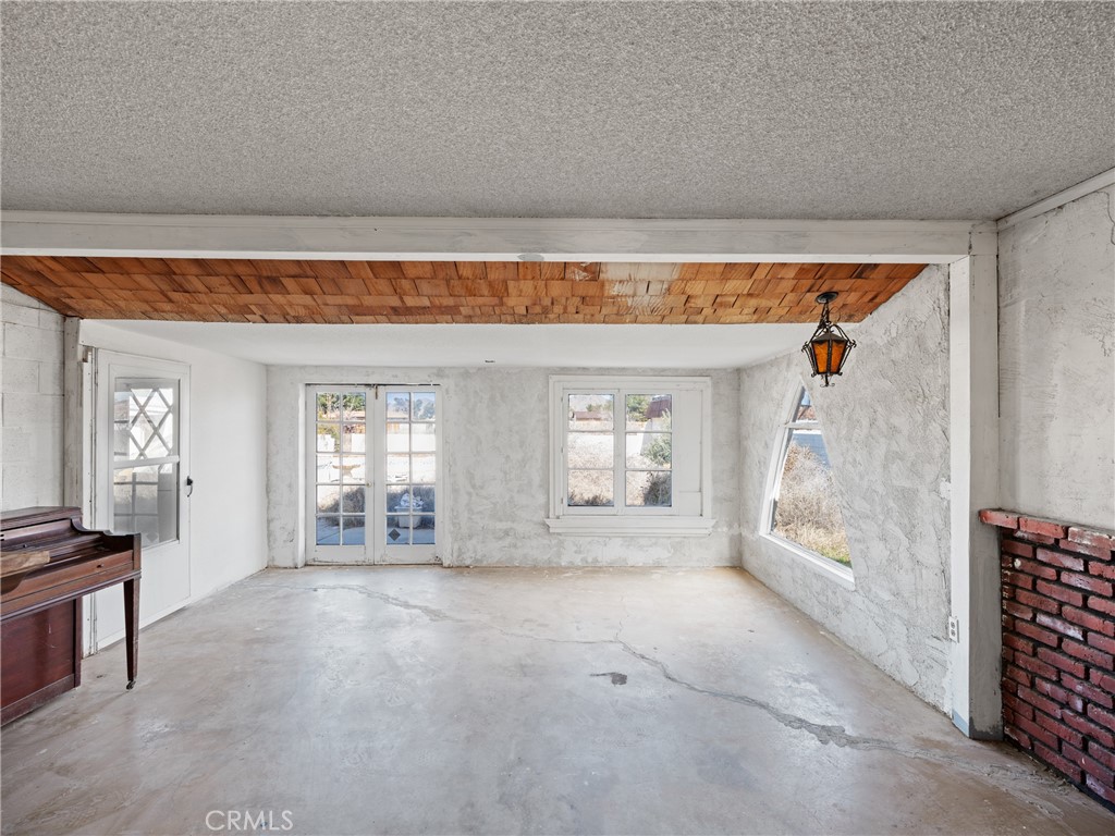 14950 Dakota Road Property Photo 12