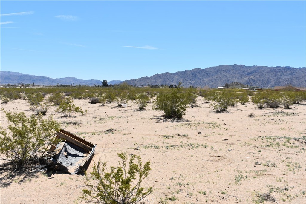 0 07 Morongo Road Property Photo 10