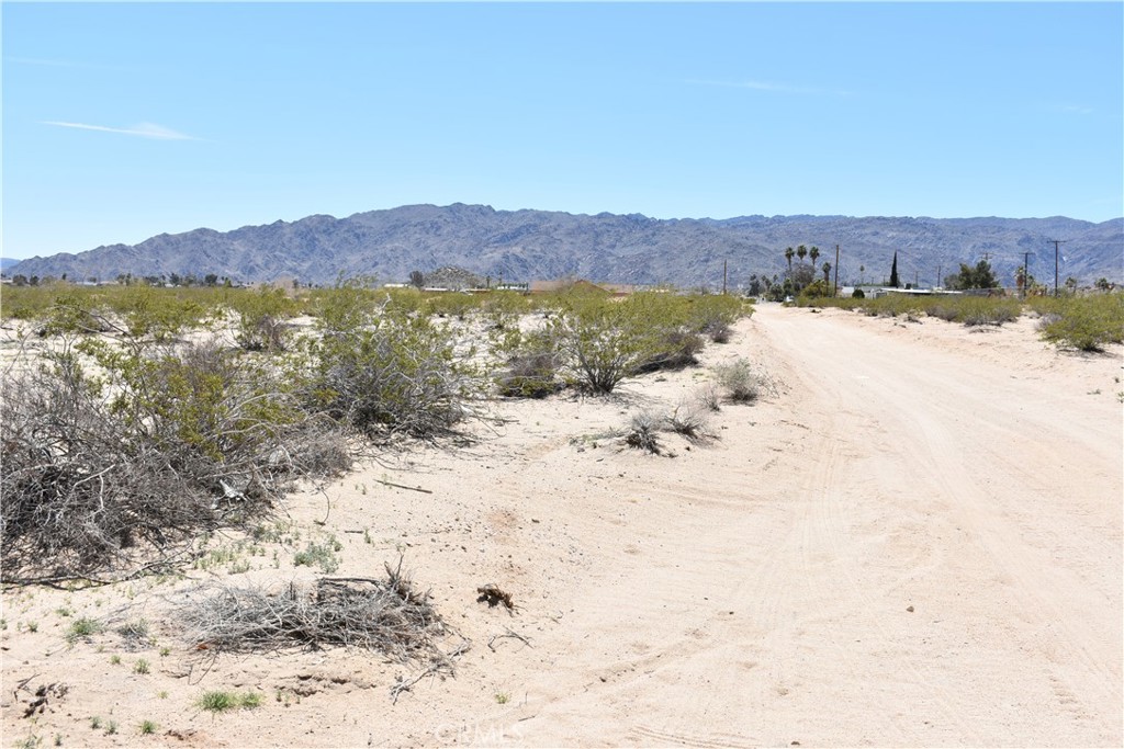 0 07 Morongo Road Property Photo 19