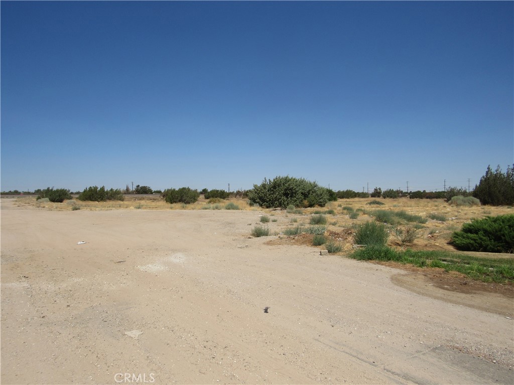 0 Santa Fe Ave Property Photo 6