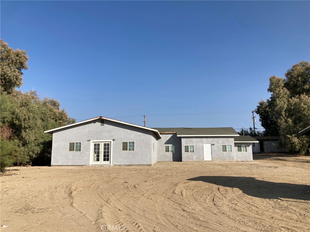 21483 Main Street Property Photo