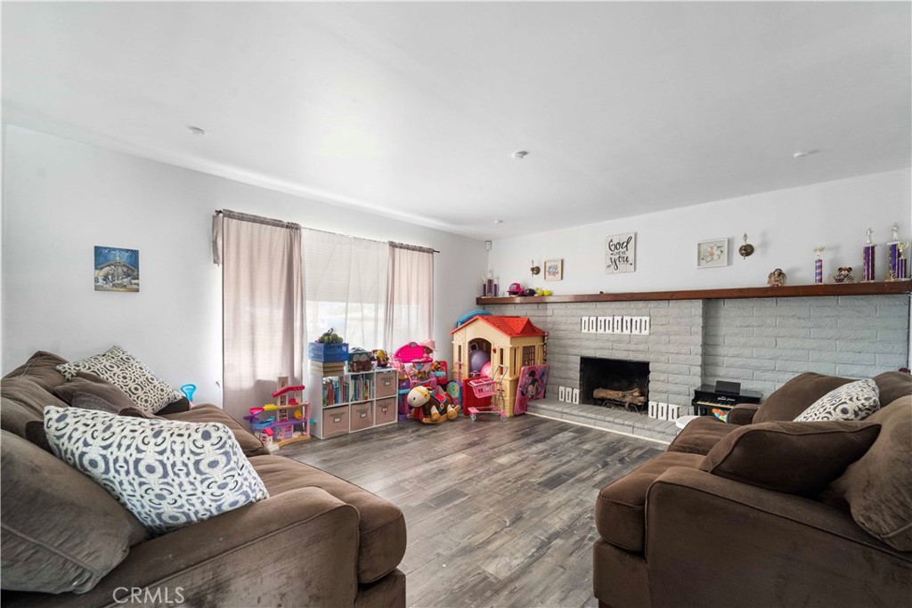 1221 Mirage Drive Property Photo 4