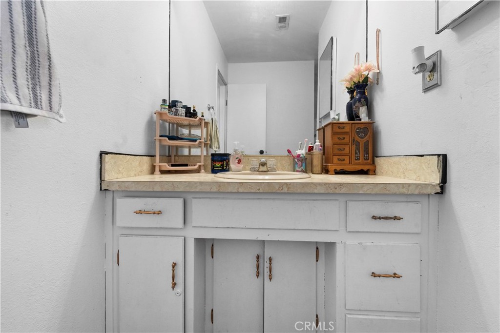 1221 Mirage Drive Property Photo 16