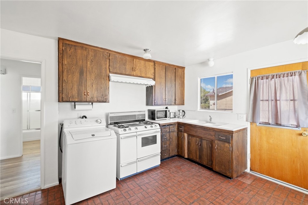 31252 Stanley Street Property Photo 7