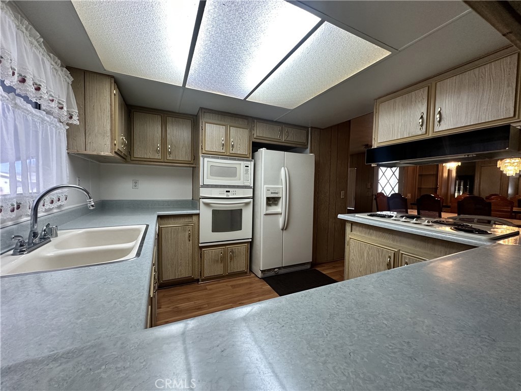 13393 Mariposa Road 114 Property Photo 11