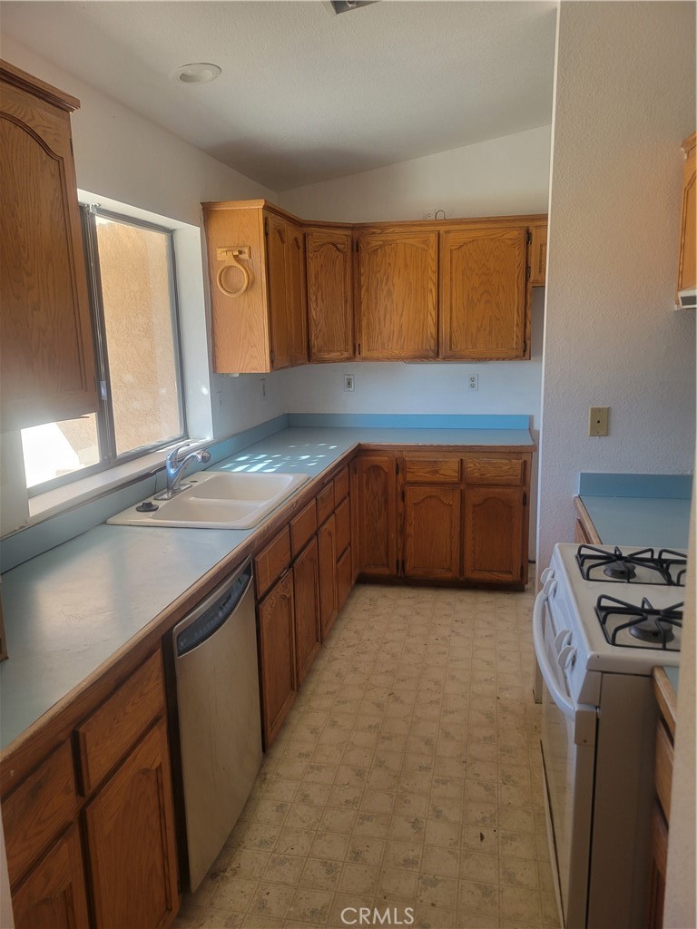 15561 Greenwood Street Property Photo 5