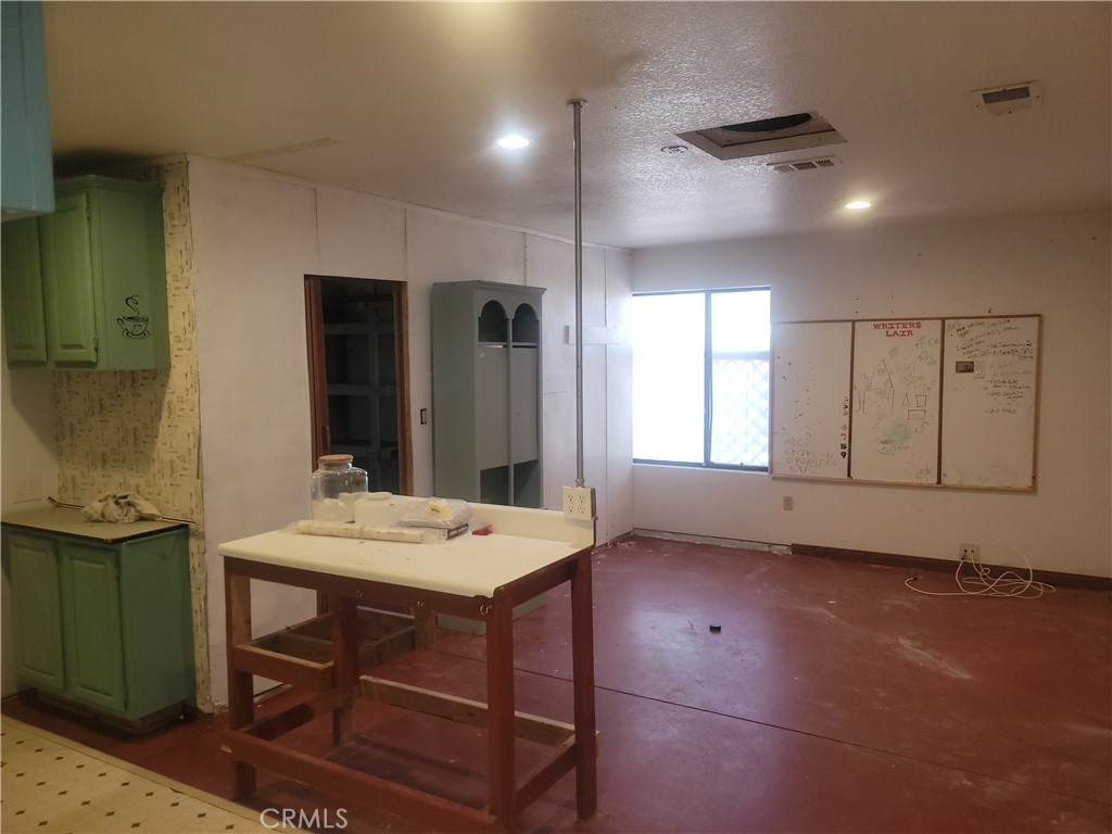 15561 Greenwood Street Property Photo 14