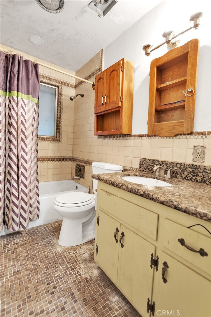 20720 Chickawill Road Property Photo 5