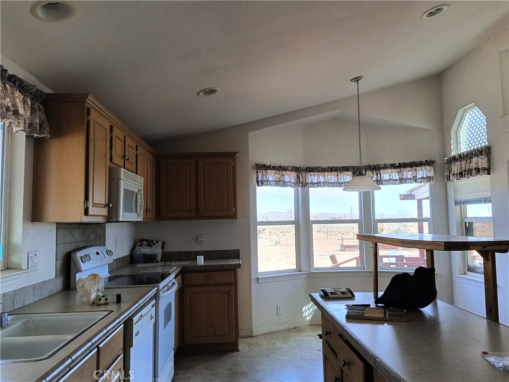 36724 Indian Wells Road Property Photo 11