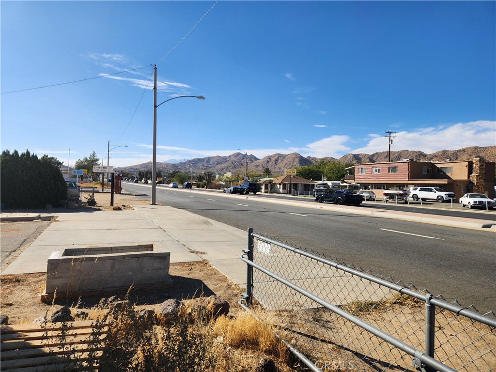55601 29 Palms Property Photo 4