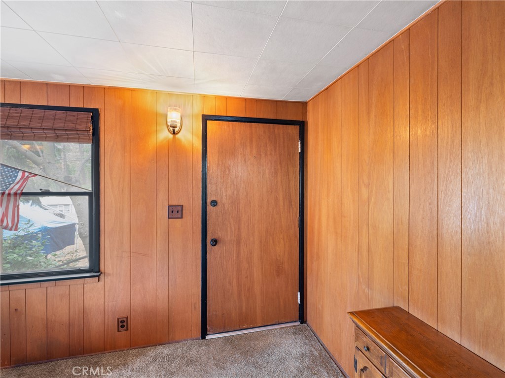 22835 Waters Drive Property Photo 3