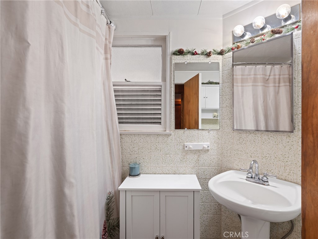 22835 Waters Drive Property Photo 16