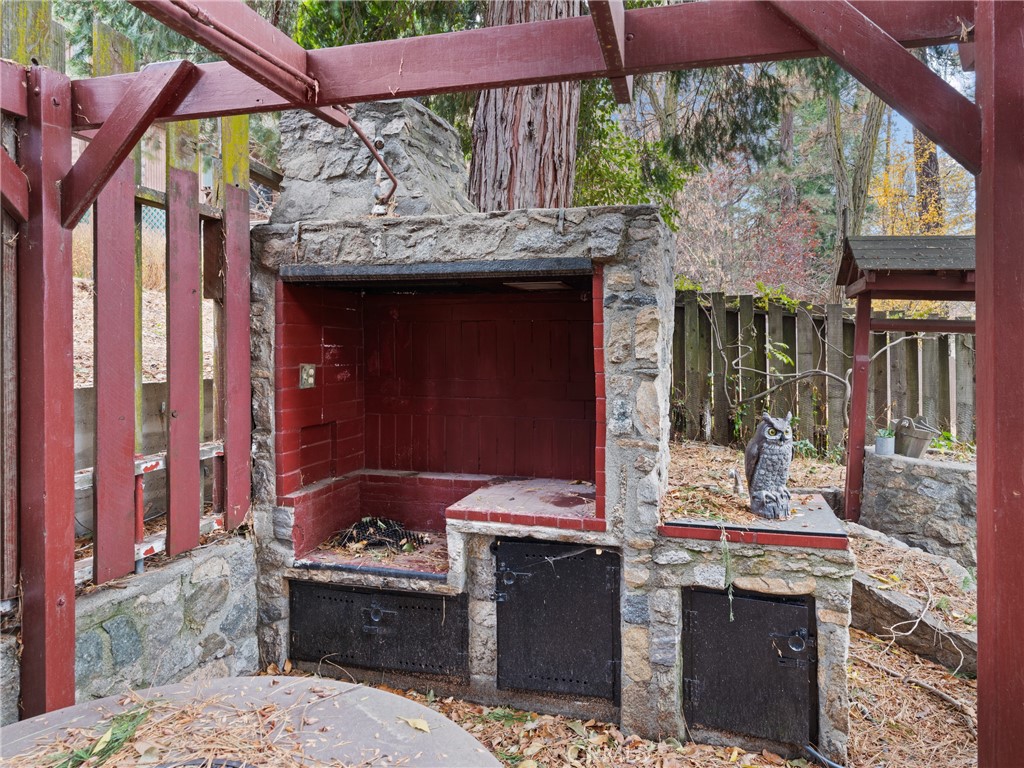 22835 Waters Drive Property Photo 20