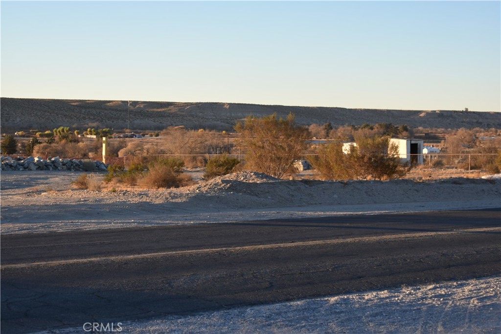 0 National Trails Highway Property Photo 2
